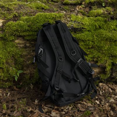 9. Plecak turystyczny Offlander Survival Trekker 25L OFF_CACC_34BK