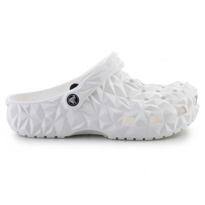 11. Klapki Crocs Classic Geometric Clog 209563-100