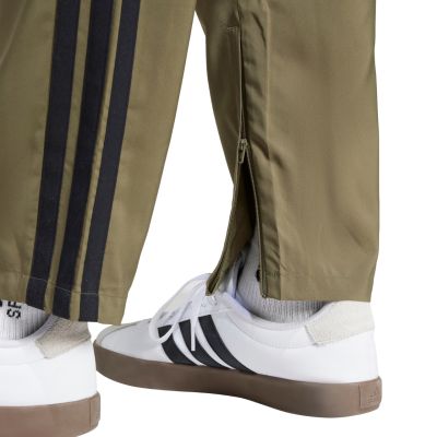 6. Spodnie męskie adidas Essentials 3-Stripes Stanford Open Hem oliwkowe JE6401