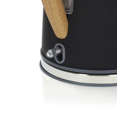 7. Czajnik elektryczny Nedis KAWK510EBK 1.7L Czarny