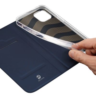 7. Etui do iPhone 15 Plus pokrowiec z klapką i portfelem Dux Ducis Skin Pro - niebieskie