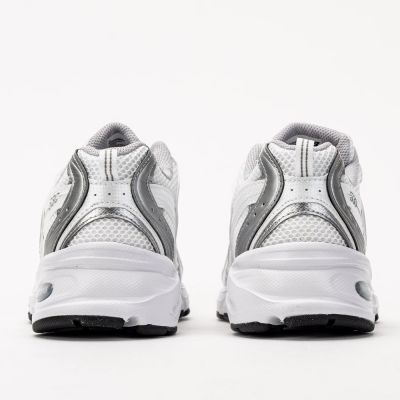 4. Buty New Balance U MR530EMA