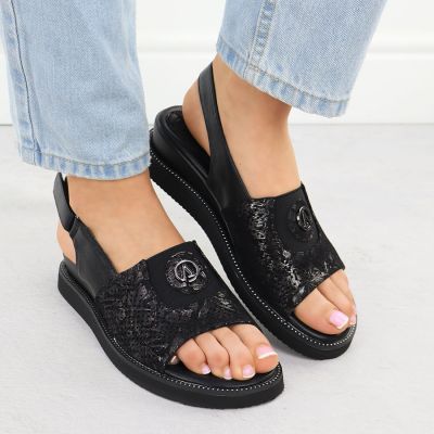 4. Sandały damskie na podwyższeniu z gumą czarne Jezzi  RMR2267-2