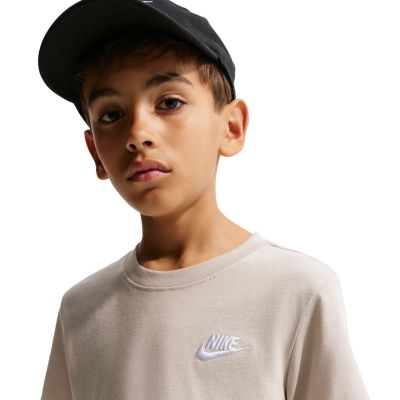 6. Koszulka dla dzieci Nike Sportswear beżowa FZ5177 236