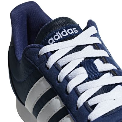 4. Buty adidas V Racer 2.0 M B75795