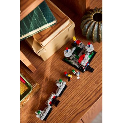 9. LEGO Inne 40775 - Minizamek rycerski