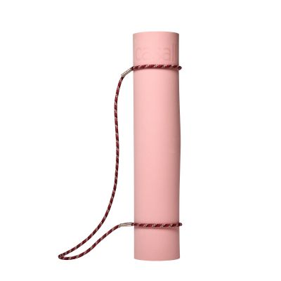 3. Pasek CASALL Braided Yoga Carry Strap kolor czerwony
