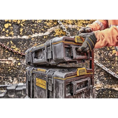 14. DeWALT DWST83293-1 walizka na narzędzia