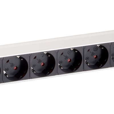 3. Equip 333293 rozdzielacz zasilania PDU 8 x gniazdo sieciowe 1U Czarny, Srebrny