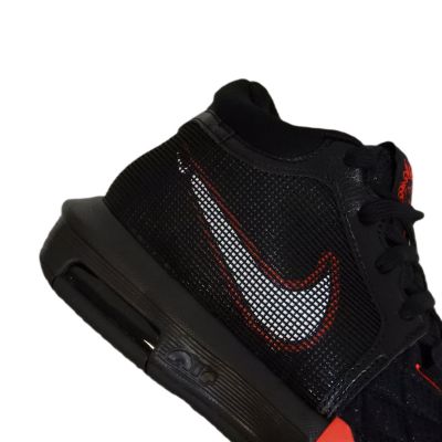 9. Buty męskie koszykarskie Nike LeBron Witness 8 Czarne - FB2239-005