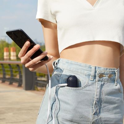 6. Mini wentylator Jisulife Handheld Fan Life8 przenośny wiatraczek USB z funkcją powerbanka 2000mAh i latarką - niebieski
