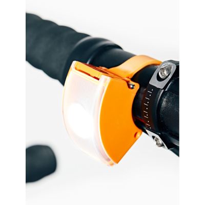 8. Lampka rowerowa BOOKMAN Curve Front Light 220lm pomarańczowa