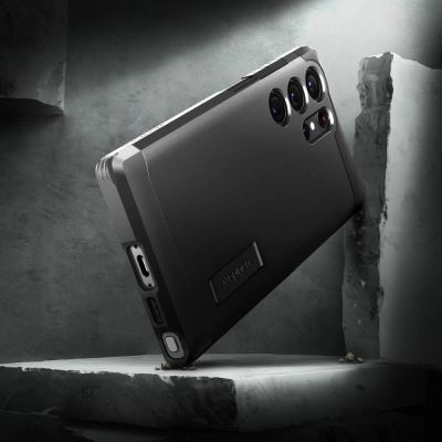 12. Etui Spigen Tough Armor na Samsung Galaxy S23 Ultra - czarne