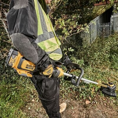 7. Podkaszarka do trawy Aku 18v DCM561PBS-XJ DEWALT