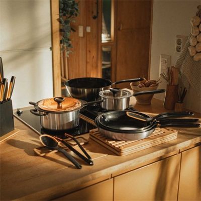 10. Fiskars 1072249 patelnia Patelnia konesera Okrągły