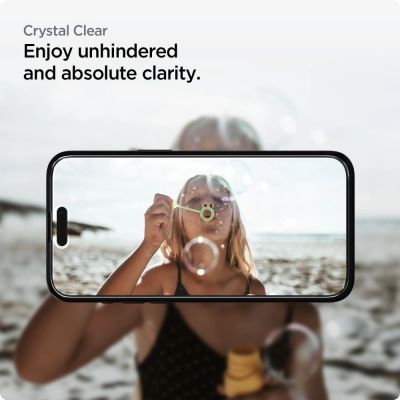 10. Szkło hartowane Spigen ALM Glass FC na iPhone 15 - czarne 2 szt.