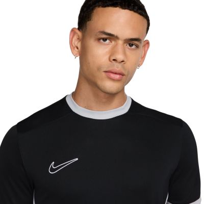9. Koszulka Nike Academy 25 SS Top M FZ9754-010