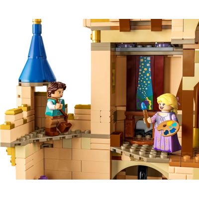 8. LEGO Disney 43222 Zamek Disneya
