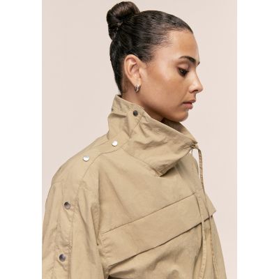 7. Kurtka damska CASALL Active Short Sleeve Track Jacket kolor piaskowy