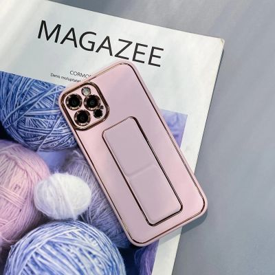 3. New Kickstand Case etui do iPhone 12 z podstawką różowy