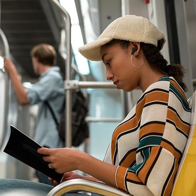12. Słuchawki JBL Wave Beam bezprzewodowe dokanałowe Bluetooth 5.2 IP54 IPX2 - czarne