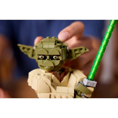 7. LEGO Star Wars 75438 - Popiersie Yody