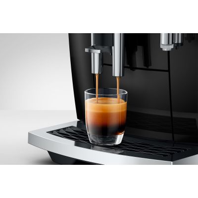 6. Ekspres do kawy Jura E8 Piano Black (ED)