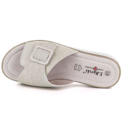 3. Skórzane klapki damskie na koturnie beżowe S.Barski 7002