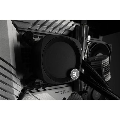 16. Chłodzenie wodne EK Water Blocks EK Nucleus AIO CR360 Dark, CPU