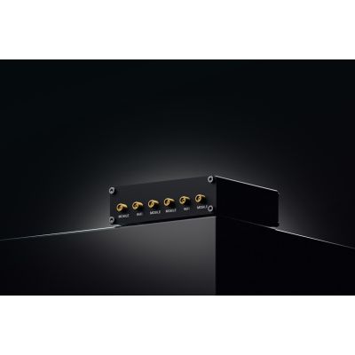 8. Router RUTM30 (EU) WiFi/5G LTE compact, dual SIM and