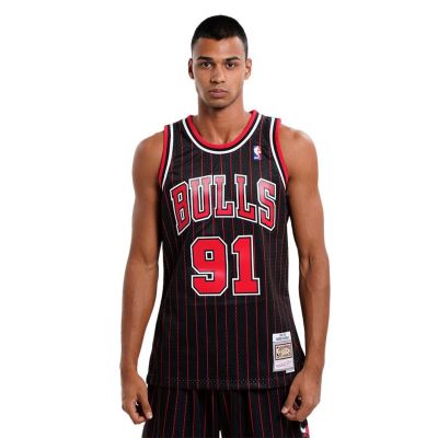 2. Koszulka Mitchell & Ness Chicago Bulls NBA Swingman Alternate Jersey Bulls 95 Dennis Rodman M SMJYGS18150-CBUBLCK95DRD