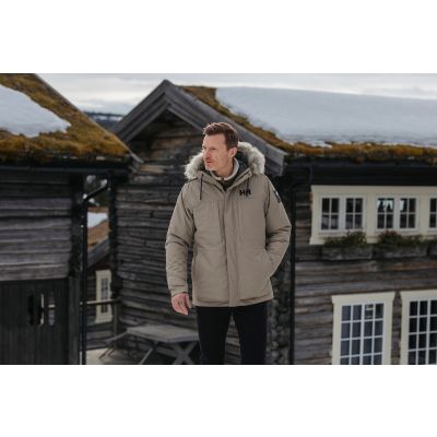 31. Kurtka Helly Hansen Coastal 3.0 Parka M 53995 597