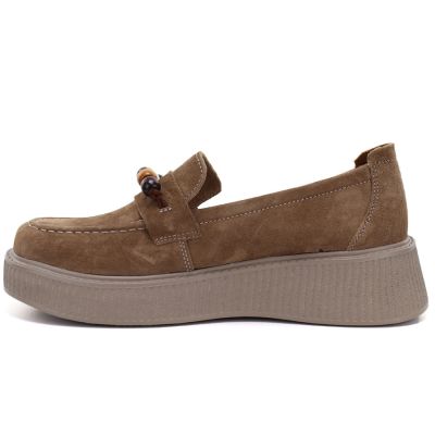 3. Skórzane półbuty damskie mokasyny na platformie z koralikami camel Vinceza 79649