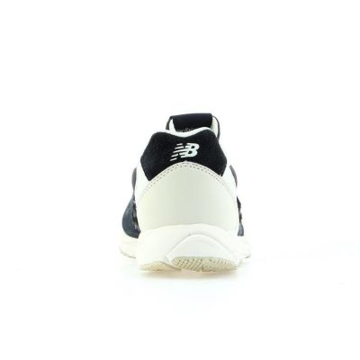 8. Buty New Balance W WRT96MC