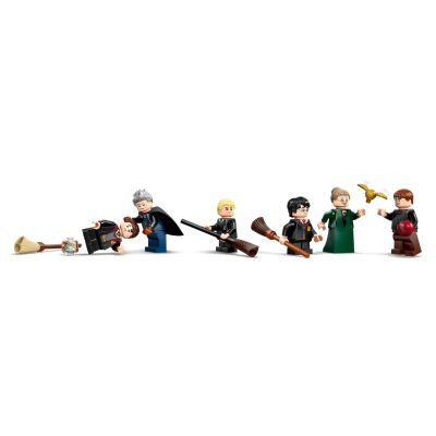 7. LEGO Harry Potter 76447 - Zamek Hogwart: Lekcja latania na miotle