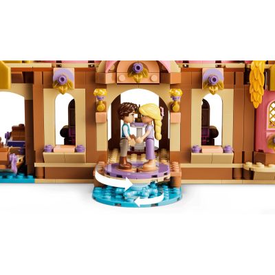 5. LEGO Disney 43297 - Zamek Roszpunki