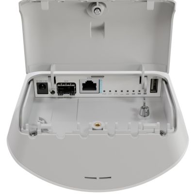 4. Mikrotik mANTBox ax 15s Biały Obsługa PoE