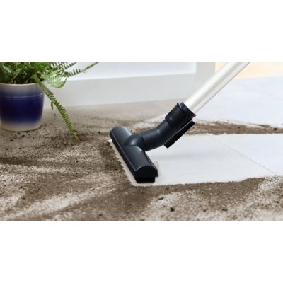 15. Odkurzacz workowy Bosch Serie6 ProSilence BGB6SIL0L