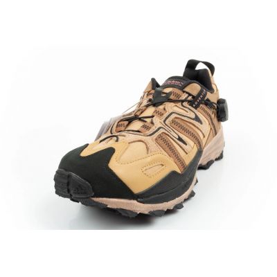 3. Buty adidas Hyperturf Adventure M HQ6071