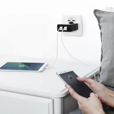 4. Ugreen ładowarka sieciowa 2xUSB-A 36W QC3.0 czarna (CD161)