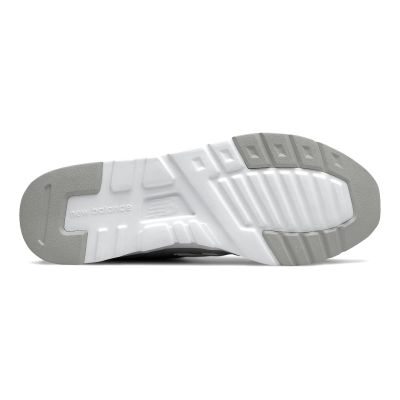 4. New Balance CM997HFJ