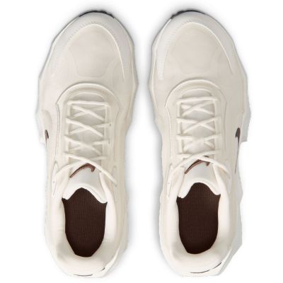 2. Buty Nike Aura Edge HQ7025-105