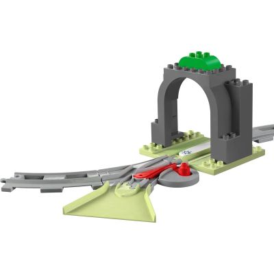 4. LEGO DUPLO TOWN 10425 Tunel i tory kolejowe - zestaw rozszerzający