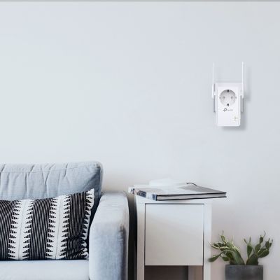 7. TP-Link wzmacniacz sygnału bezprzewodowego TL-WA860RE, 300 Mb/s, 802.11n/g/b, gniazdo elektryczne