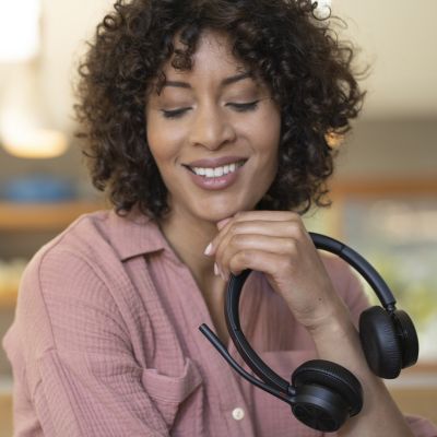 75. Zestaw słuchawkowy HP Voyager 4320 USB-C Headset