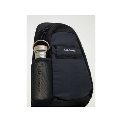 6. Torba PEAK PERFORMANCE Outdoor Crossbody Bag kolor czarny