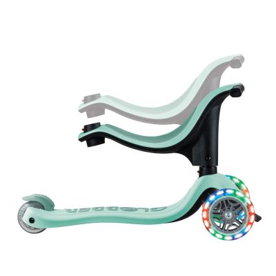 12. Hulajnoga z siedziskiem GO•UP SPORTY LIGHTS (452-706-4 S)
