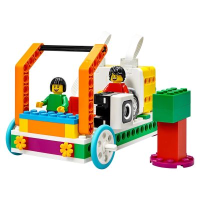 13. LEGO Education 45345 Zestaw SPIKE Essential
