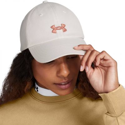 3. Czapka z daszkiem Under Armour Blitzing Adj W 1376705 114