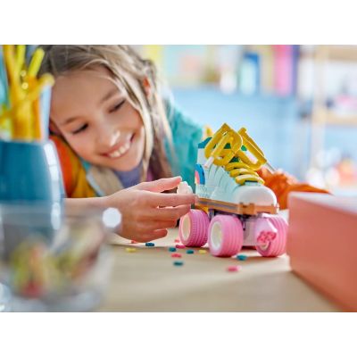 9. LEGO Creator 31148 Wrotka w stylu retro